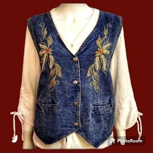 3/$30 PRETTY BLEU 1980s Embroidered Stone Wash Chambray Waistcoat Vest FLAWED